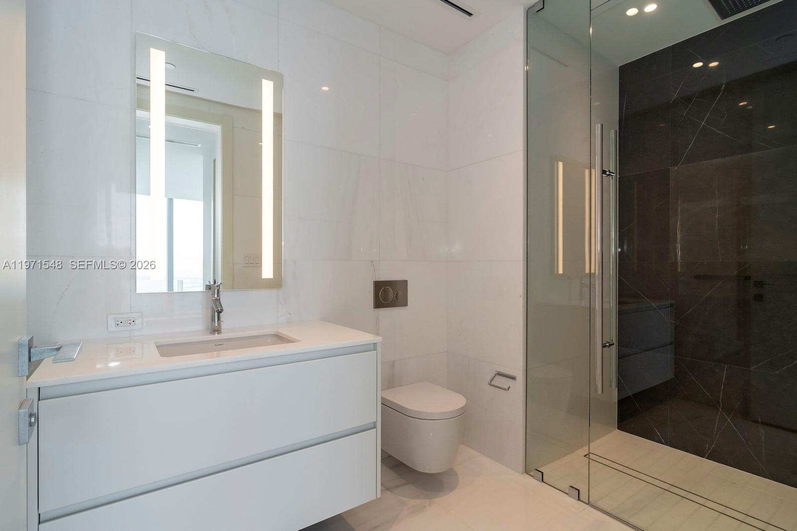 image Aston Martin Residences32