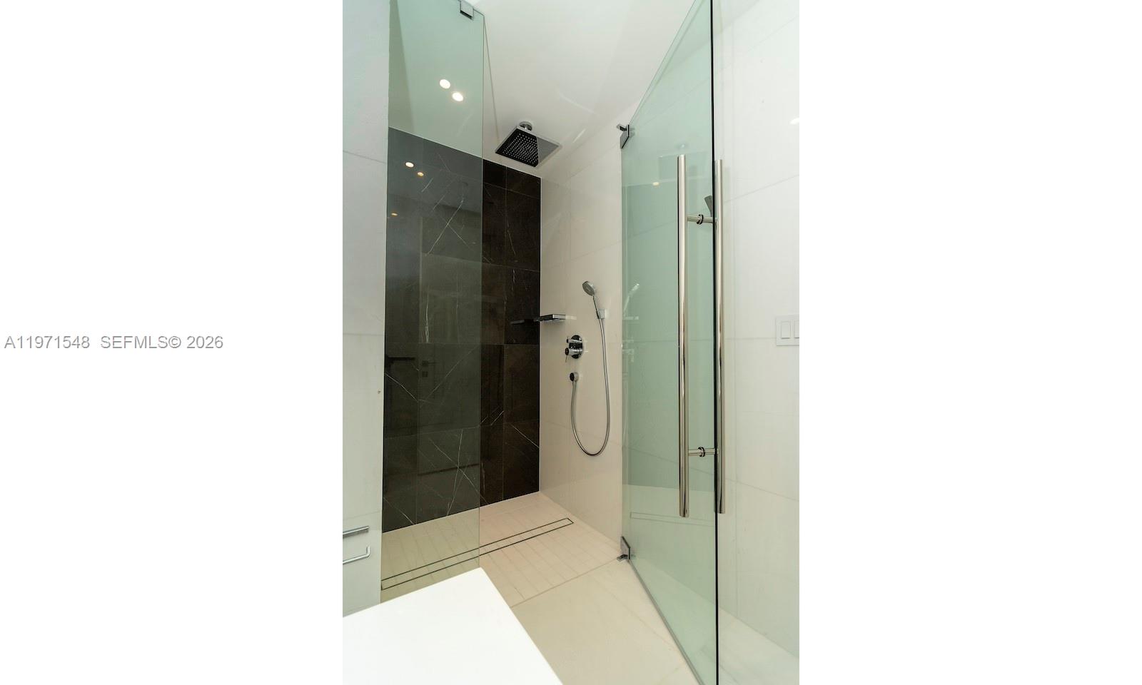 image Aston Martin Residences33