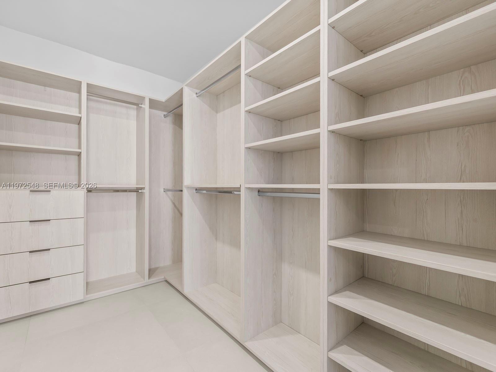 1221 Biarritz Dr Miami Beach, FL 33141