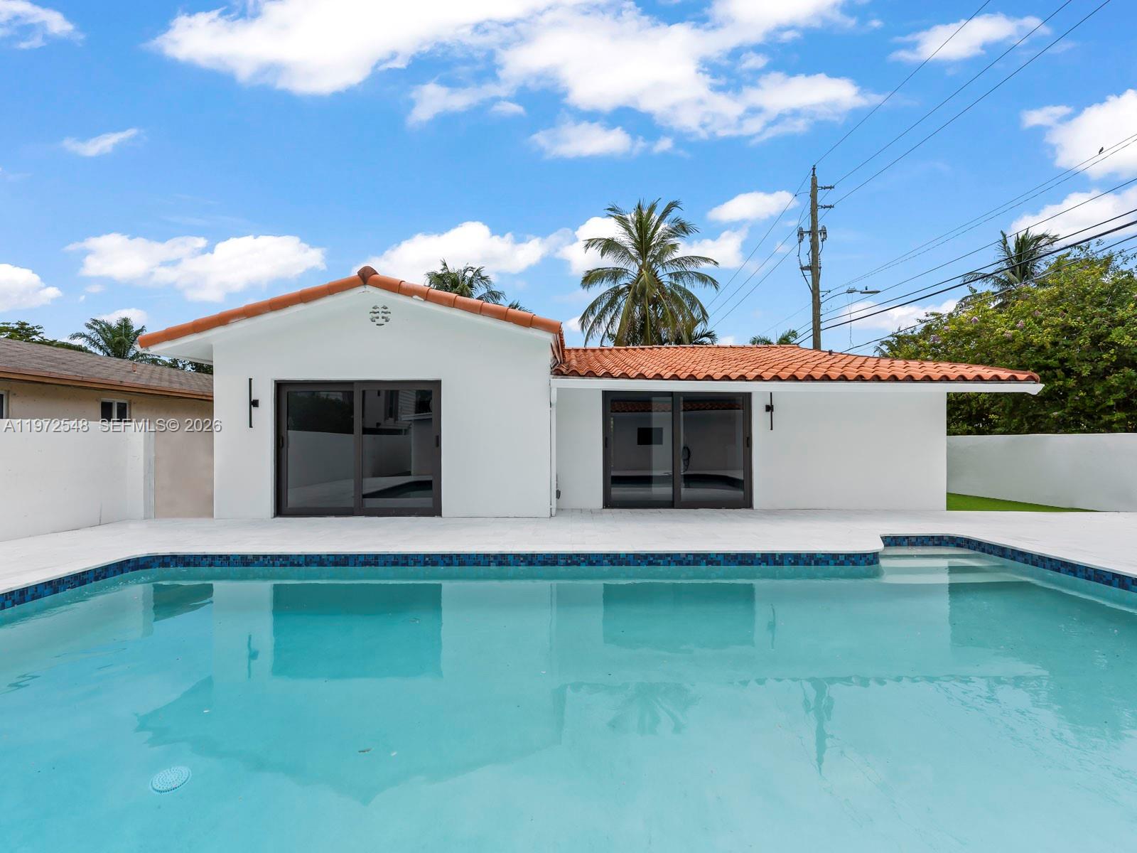 1221 Biarritz Dr Miami Beach, FL 33141