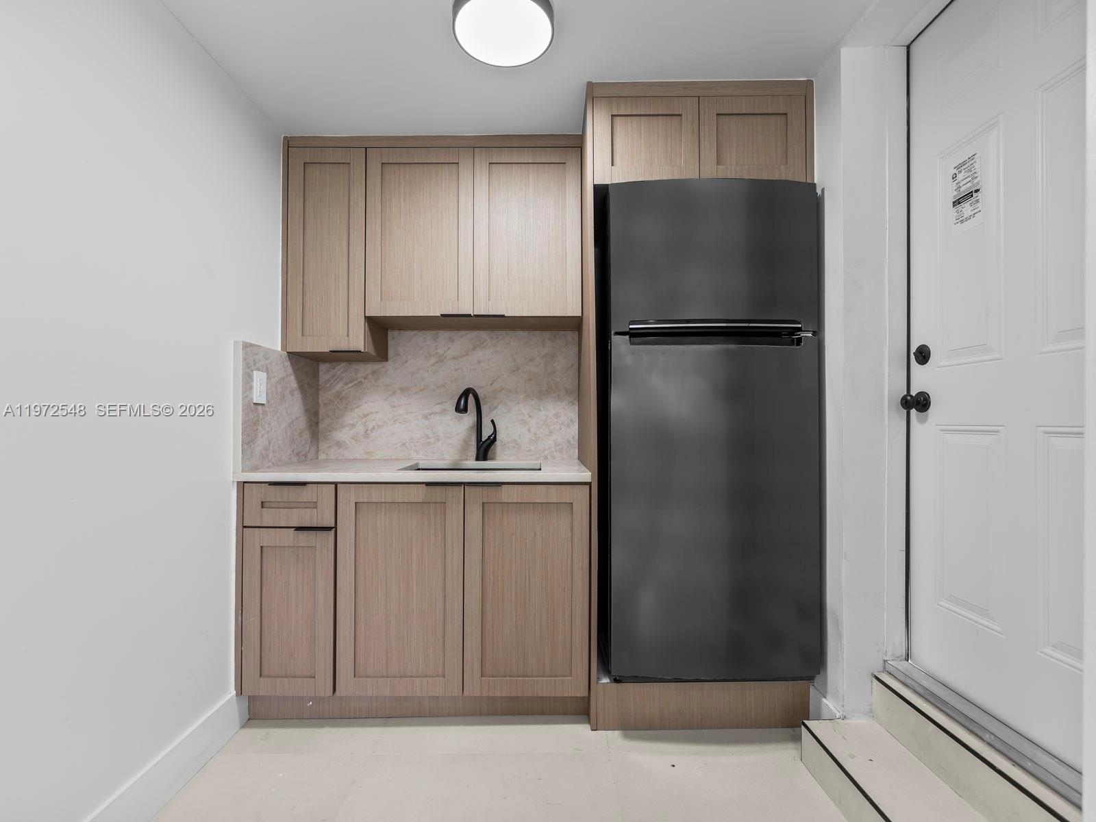 1221 Biarritz Dr Miami Beach, FL 33141