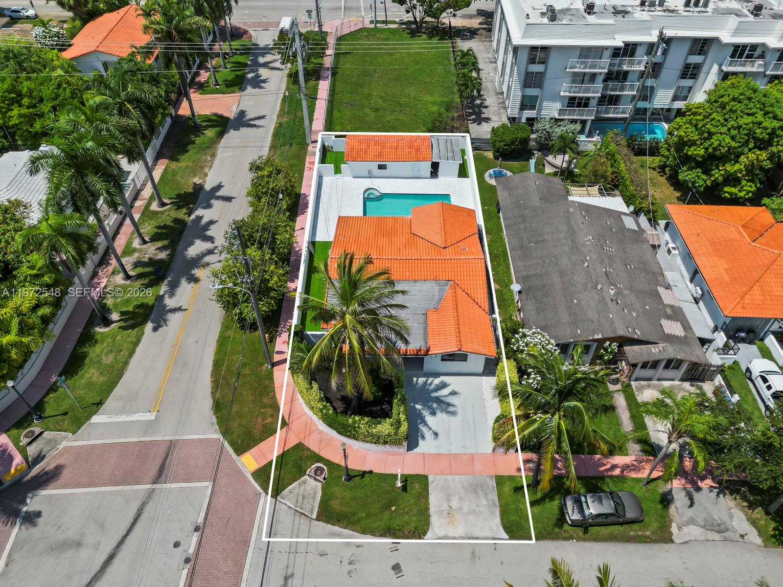 1221 Biarritz Dr Miami Beach, FL 33141