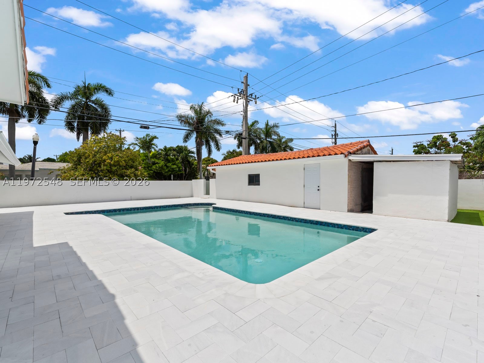 1221 Biarritz Dr Miami Beach, FL 33141