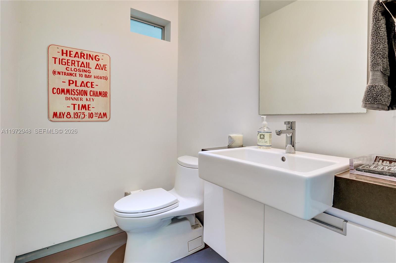 84 Bay Ht Dr Miami, FL 33133