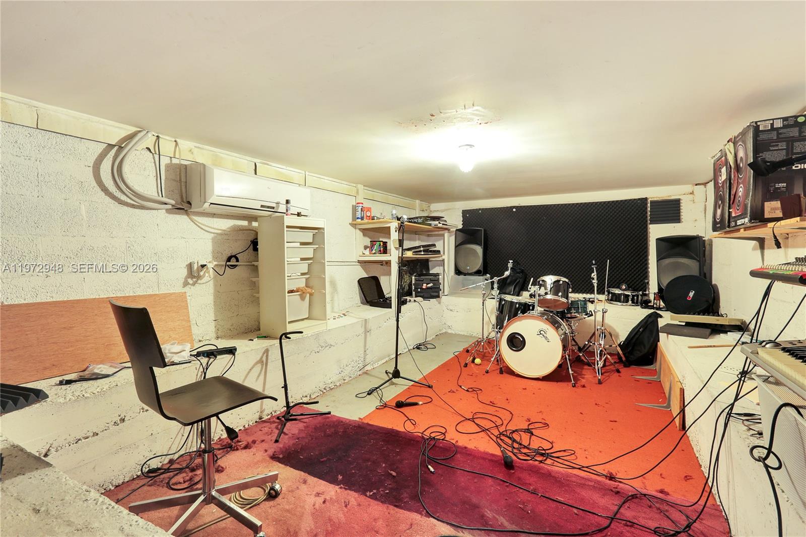 84 Bay Ht Dr Miami, FL 33133