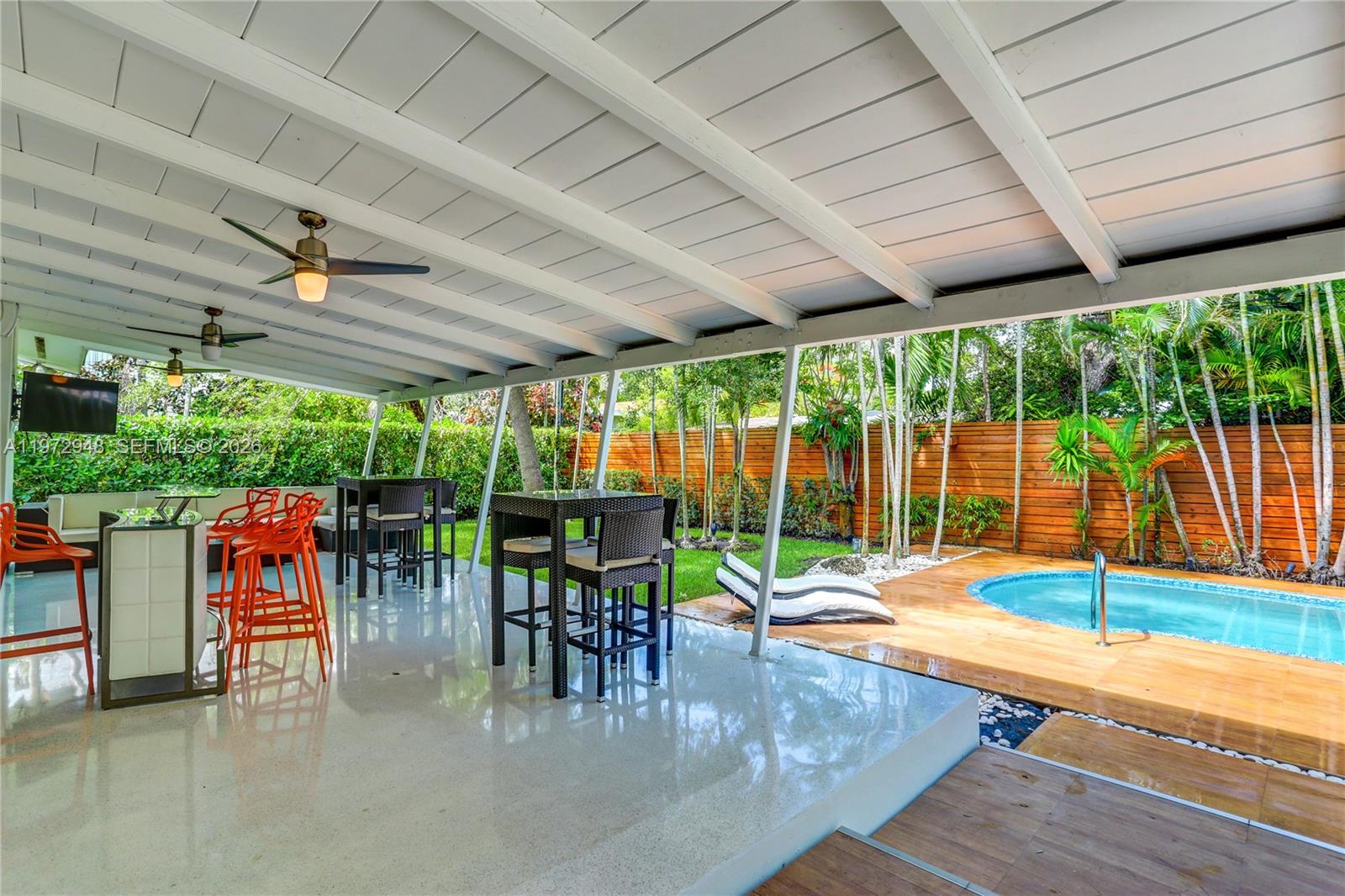 84 Bay Ht Dr Miami, FL 33133