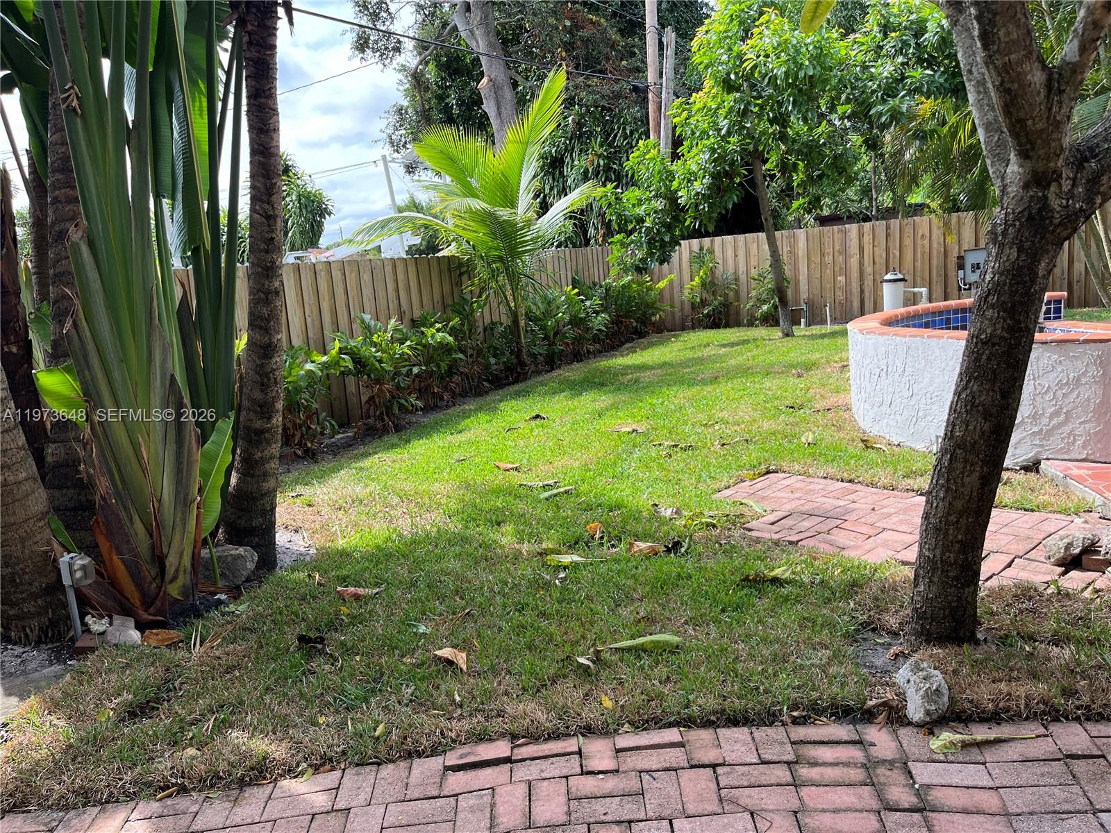 550 NE 174th St North Miami Beach, FL 33162