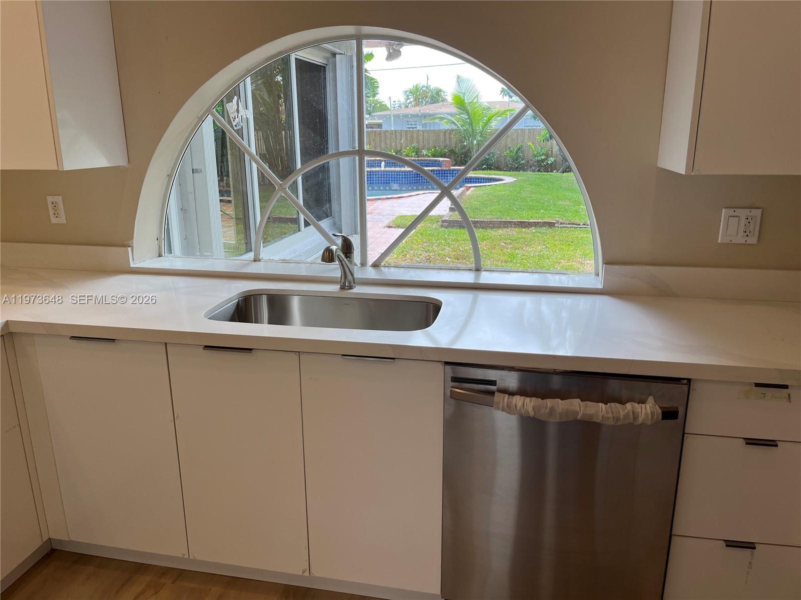 550 NE 174th St North Miami Beach, FL 33162