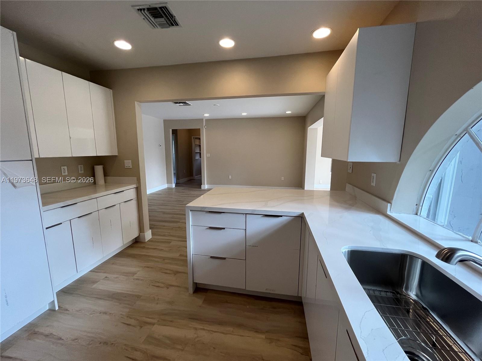 550 NE 174th St North Miami Beach, FL 33162