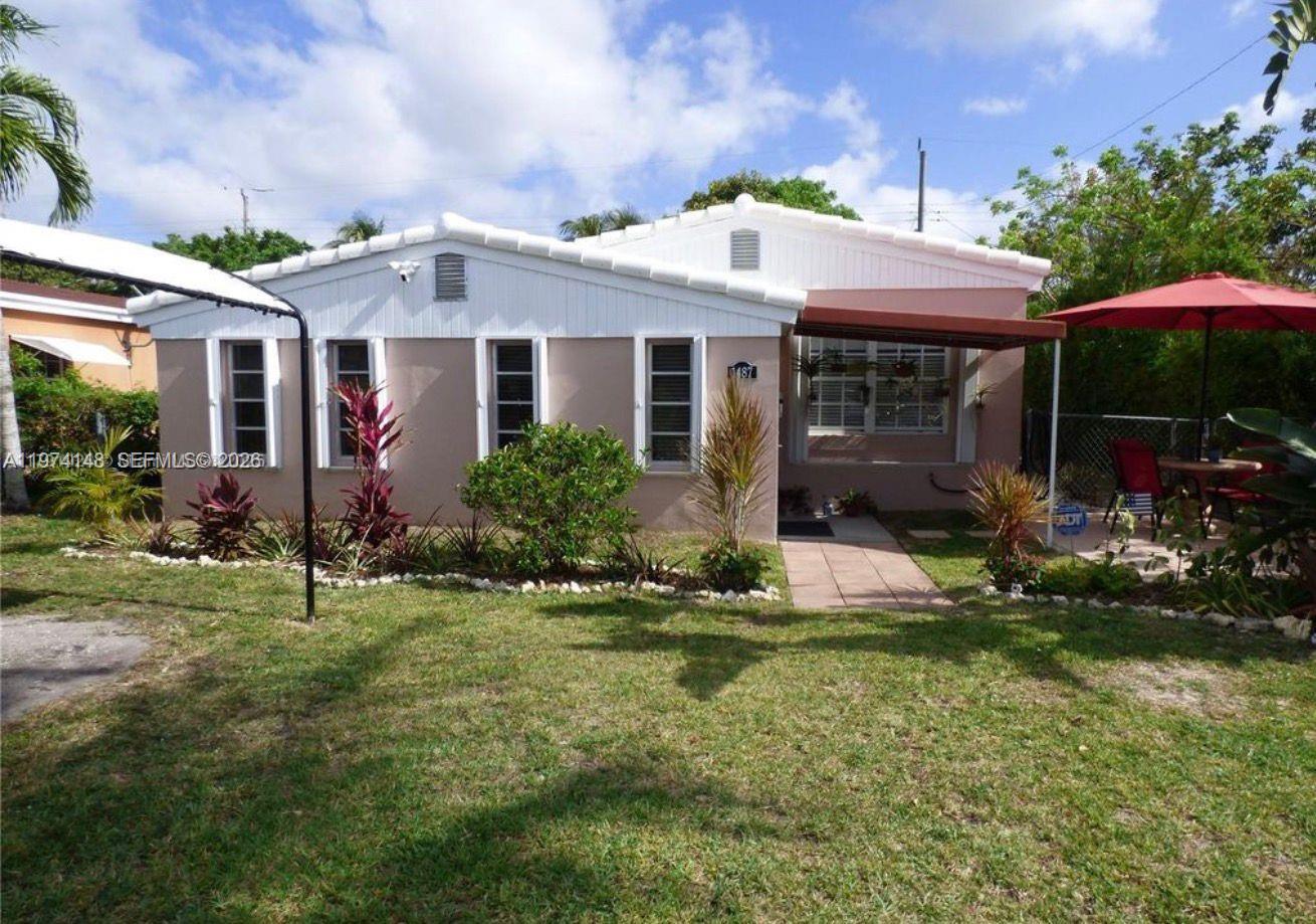 1487 NE 179th St North Miami Beach, FL 33162