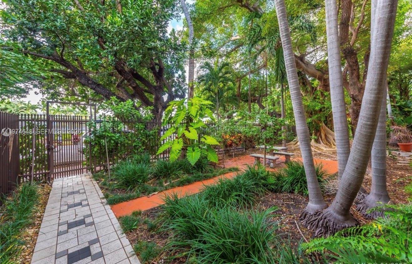 1135 Meridian Ave #4