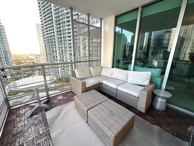 350 S Miami Ave #2110 Miami, FL 33130