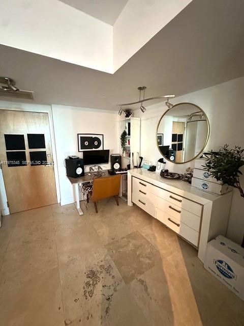 350 S Miami Ave #2110 Miami, FL 33130