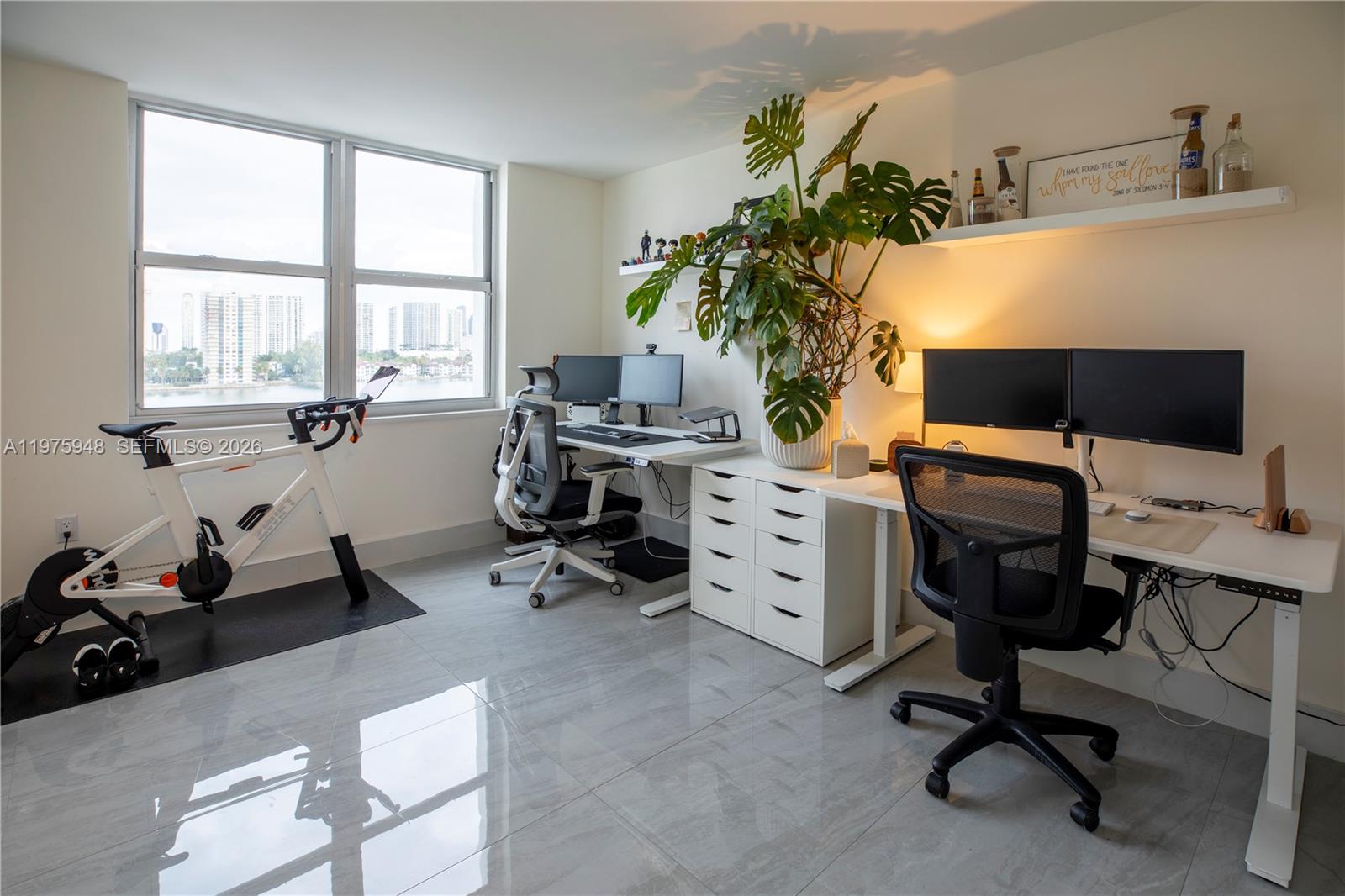 2750 NE 183rd St #811