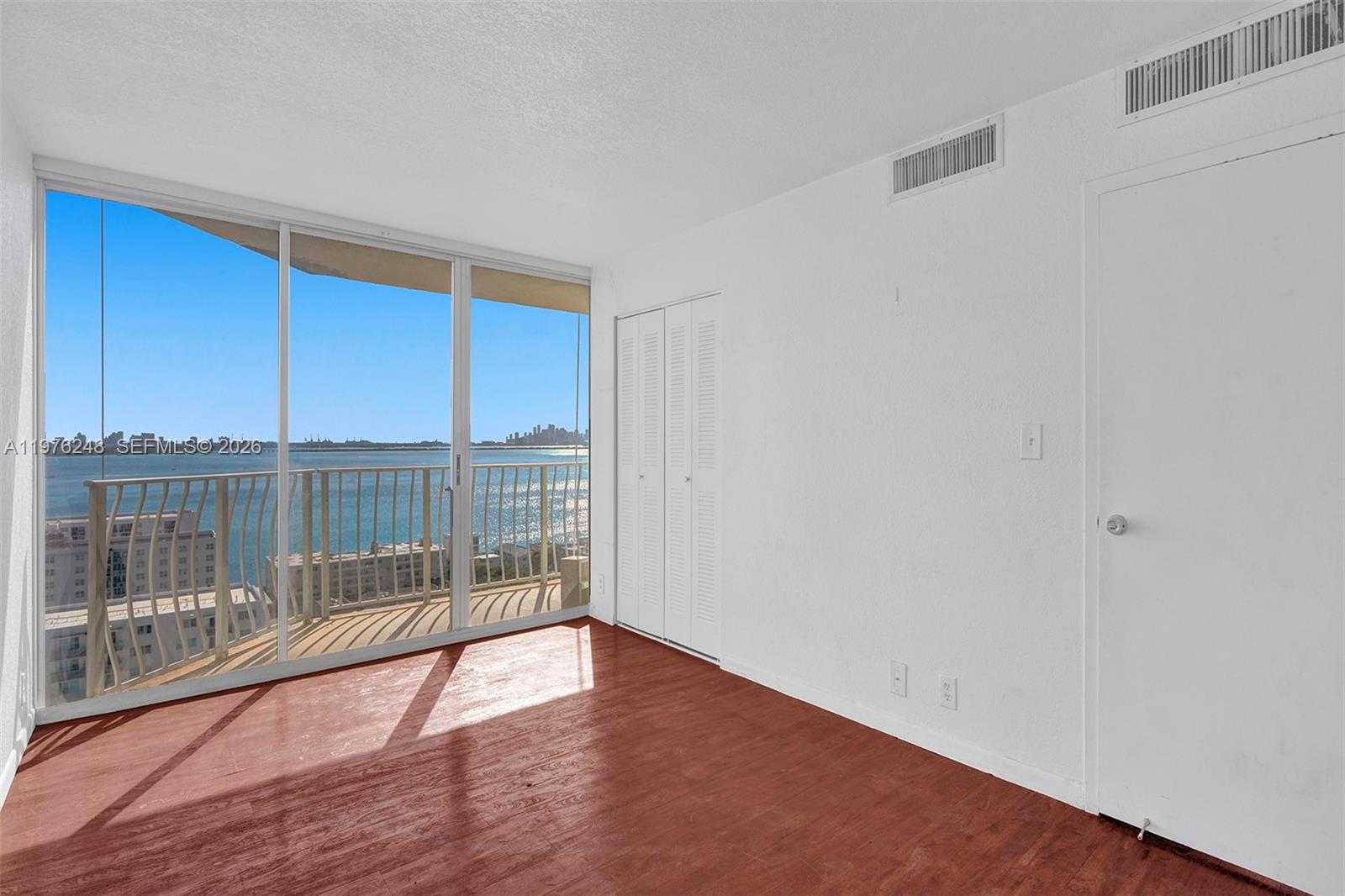 7601 E Treasure Dr #2205 North Bay Village, FL 33141