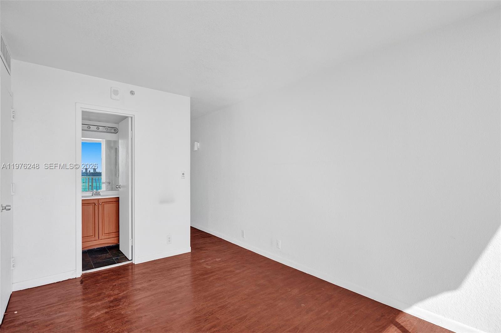 7601 E Treasure Dr #2205 North Bay Village, FL 33141