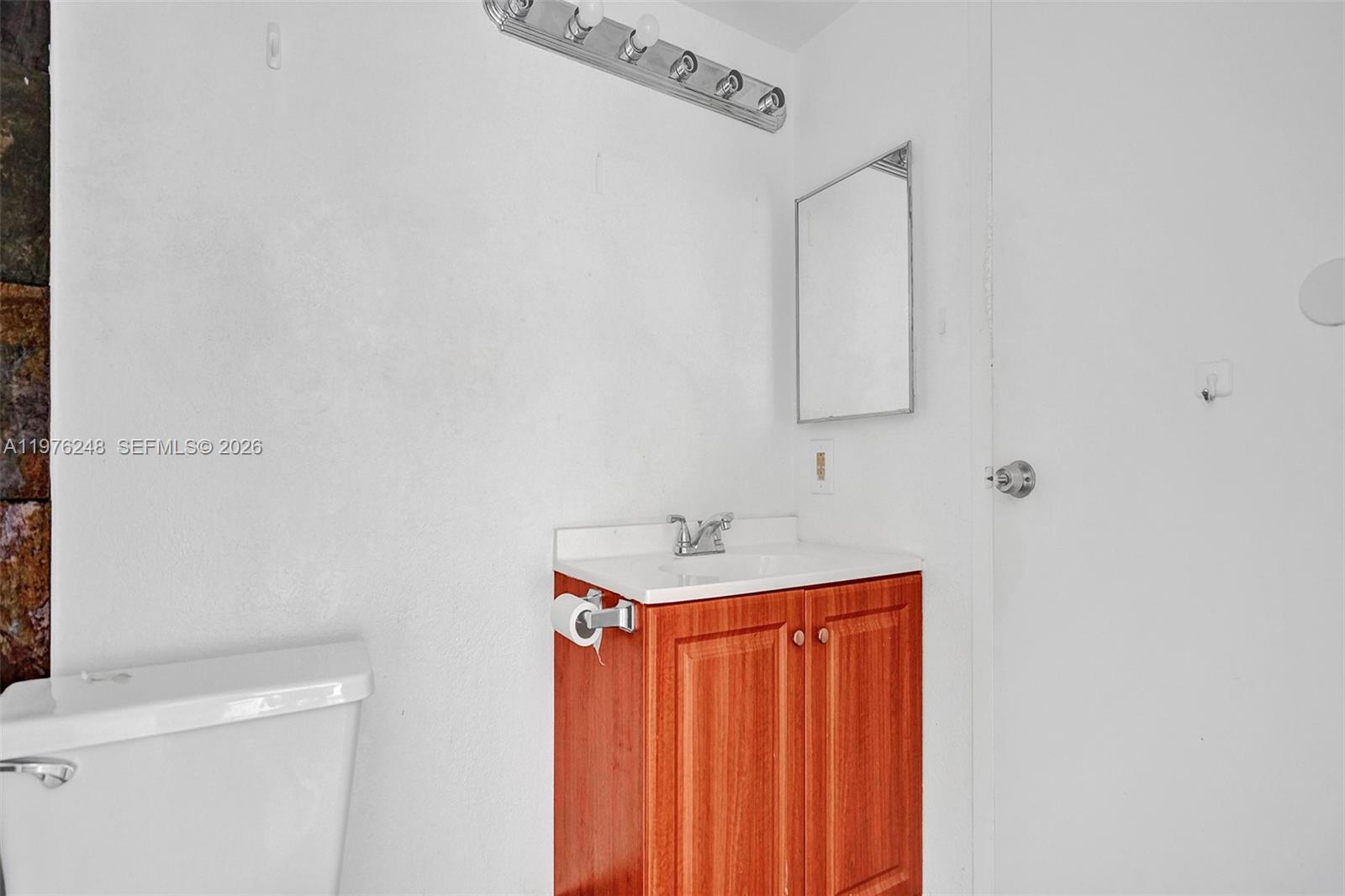 7601 E Treasure Dr #2205 North Bay Village, FL 33141