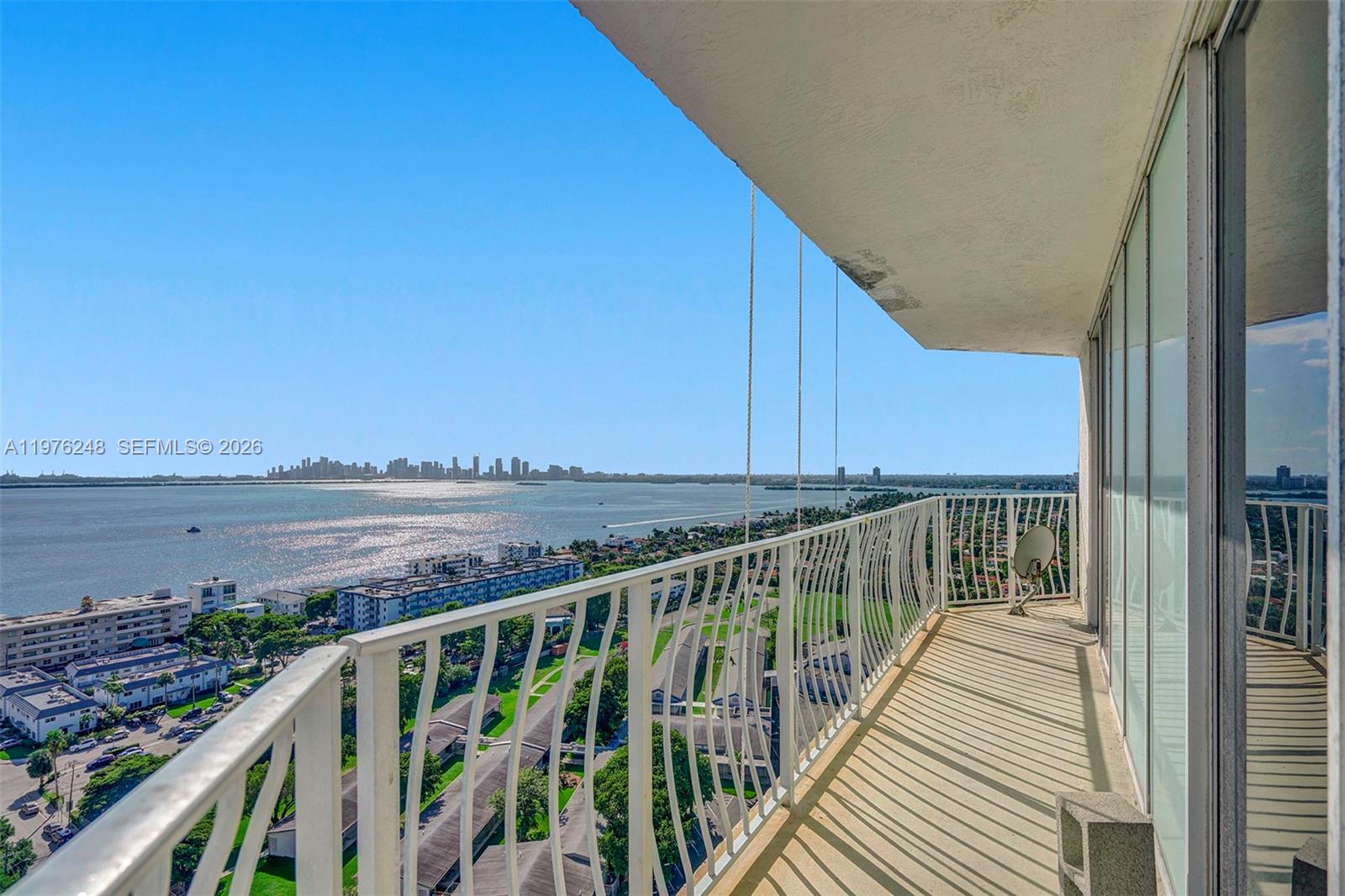 7601 E Treasure Dr #2205 North Bay Village, FL 33141