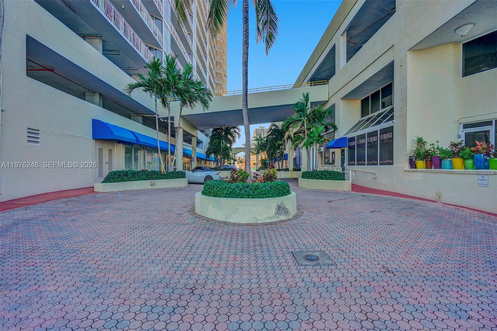 7601 E Treasure Dr #2205 North Bay Village, FL 33141