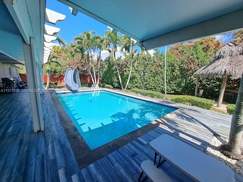 16761 SW 92nd Ave Palmetto Bay, FL 33157