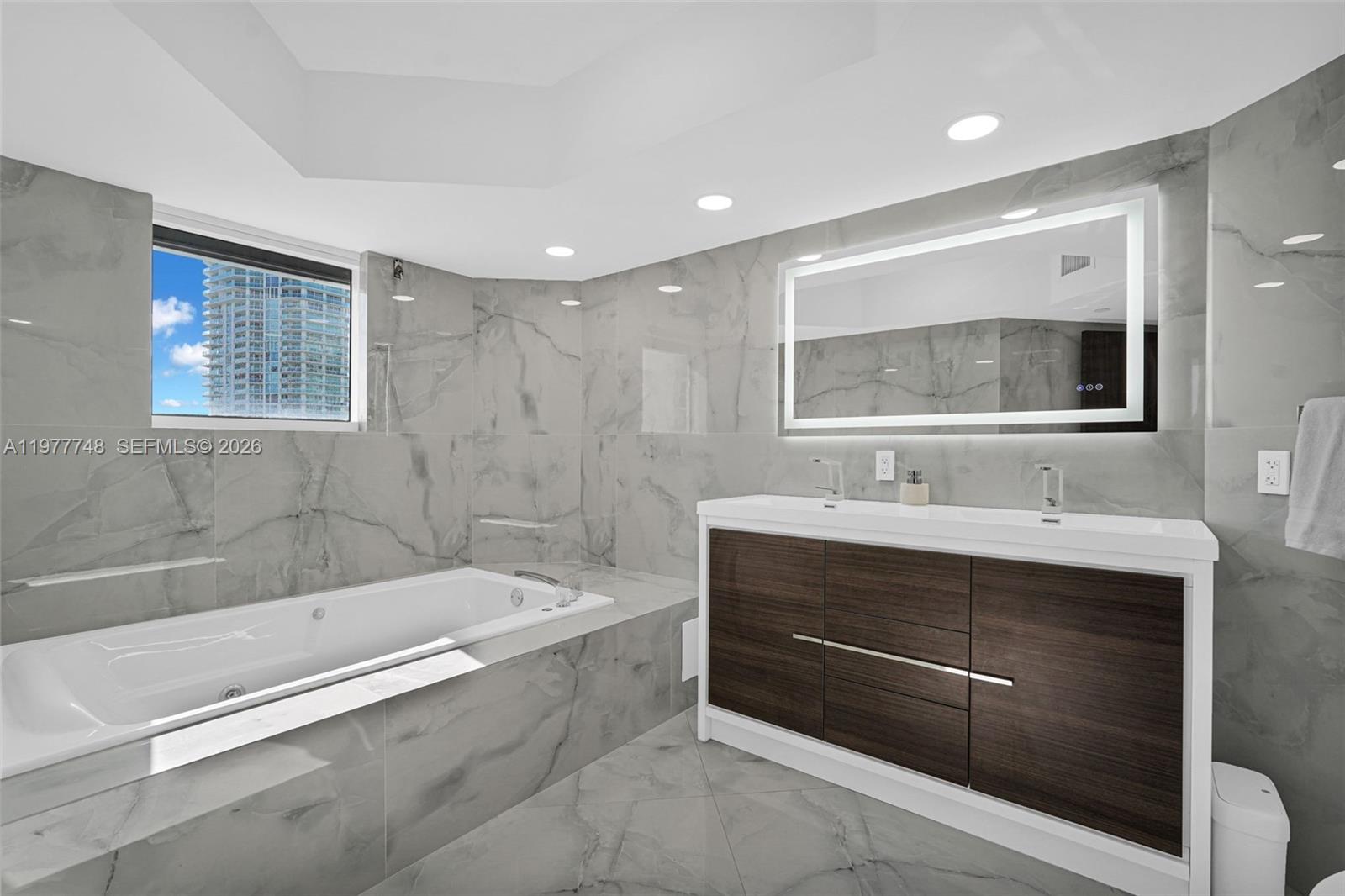 16485 Collins Ave #738 Sunny Isles Beach, FL 33160