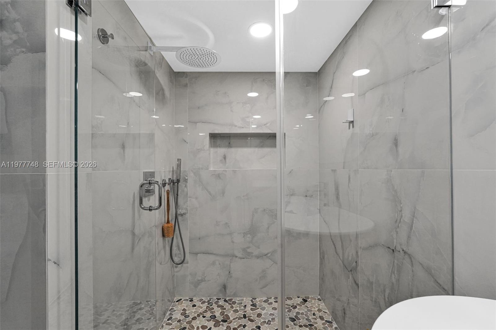 16485 Collins Ave #738 Sunny Isles Beach, FL 33160