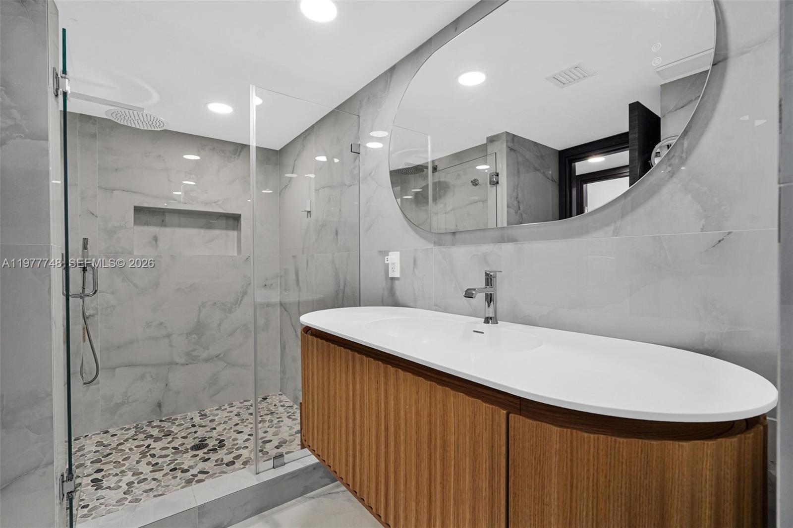 16485 Collins Ave #738 Sunny Isles Beach, FL 33160