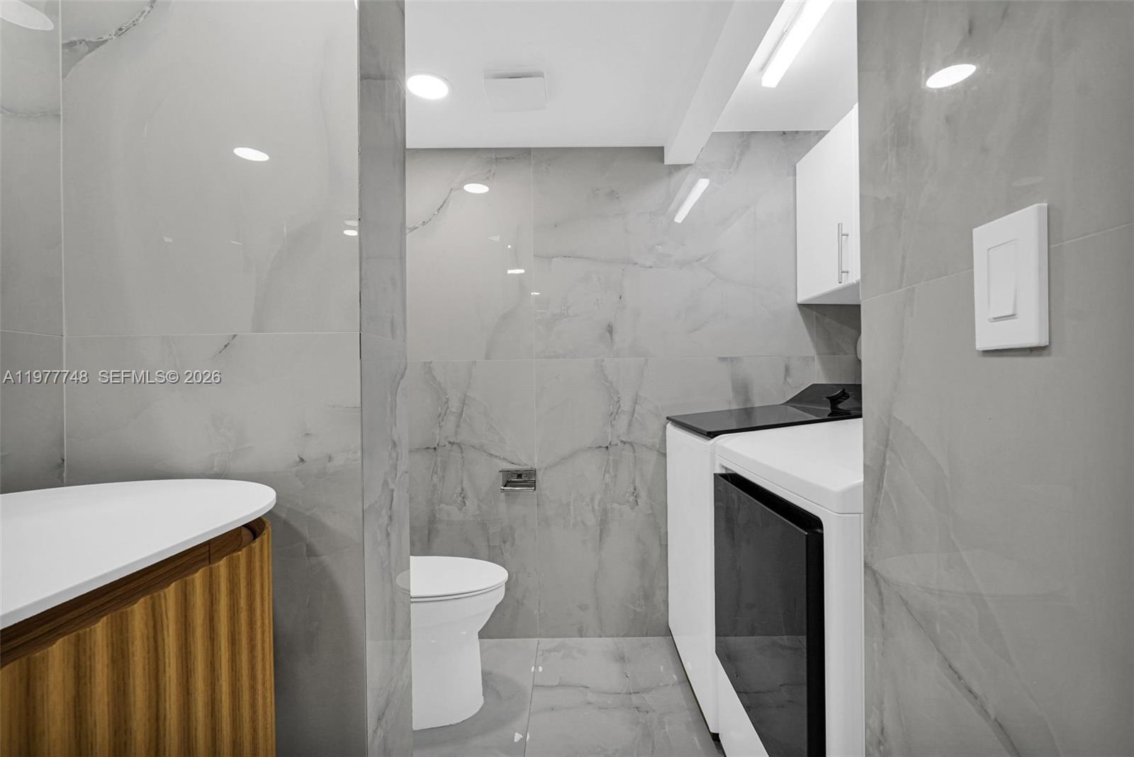 16485 Collins Ave #738 Sunny Isles Beach, FL 33160