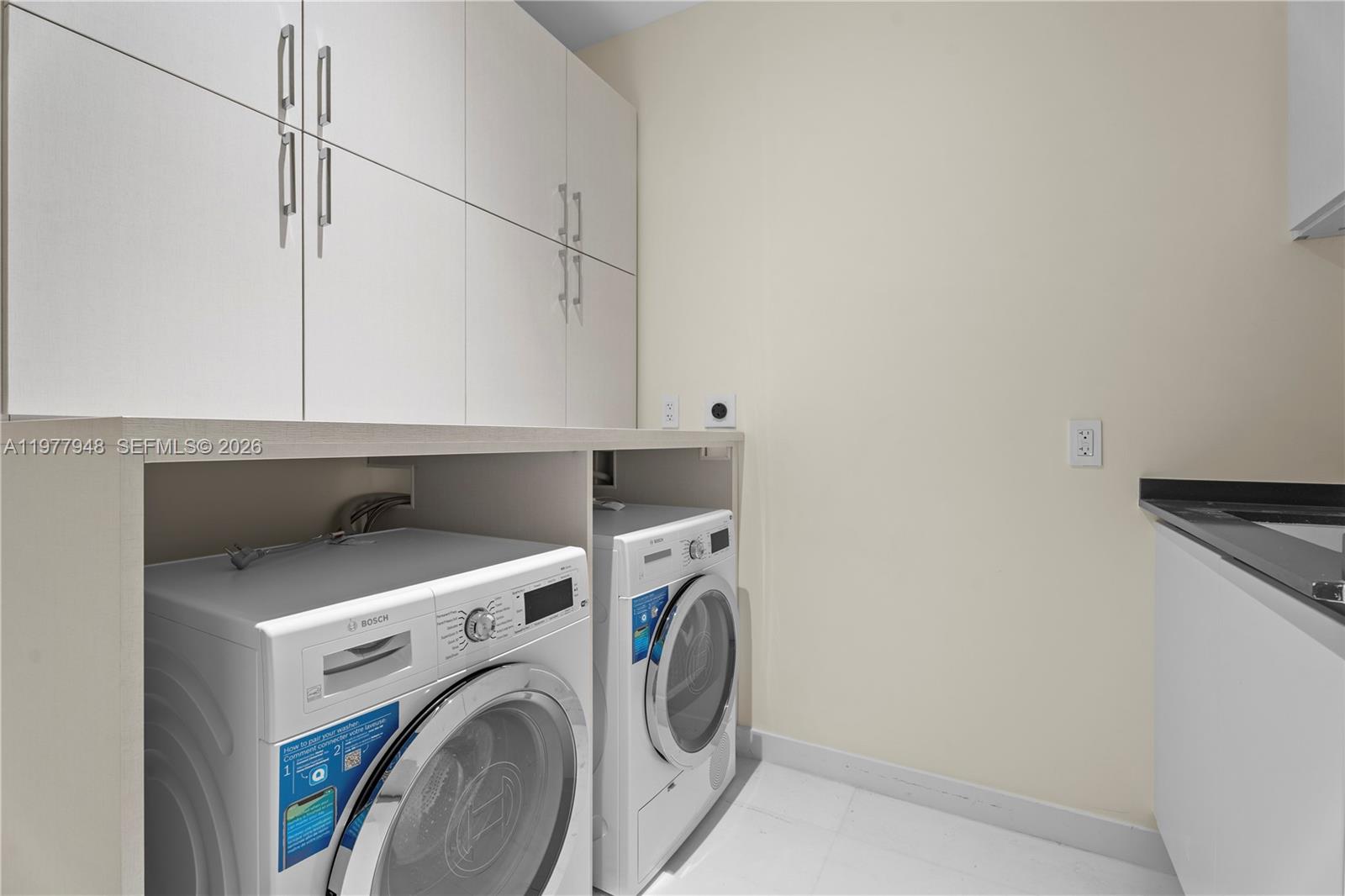 300 Biscayne Blvd Way #4007W Miami, FL 33131