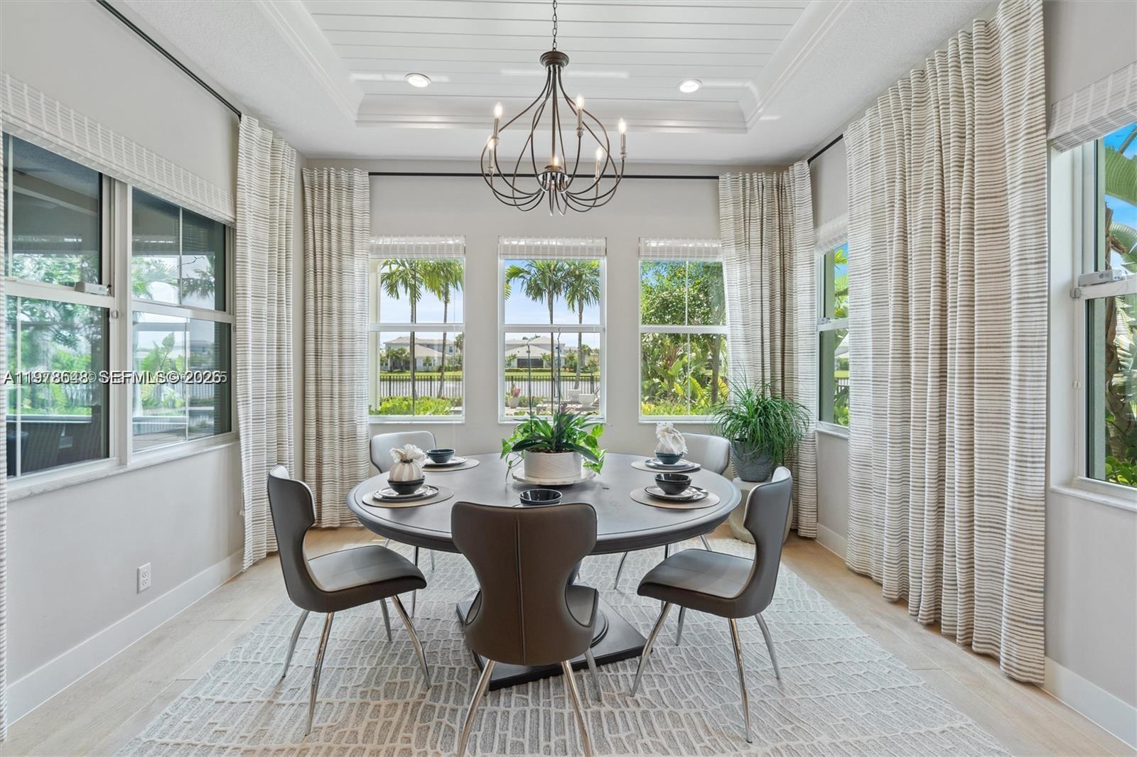 9369 Crestview Cir Palm Beach Gardens, FL 33412