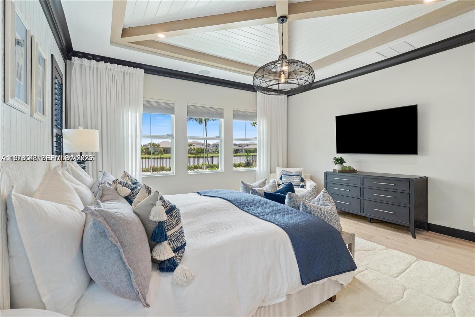 9369 Crestview Cir Palm Beach Gardens, FL 33412