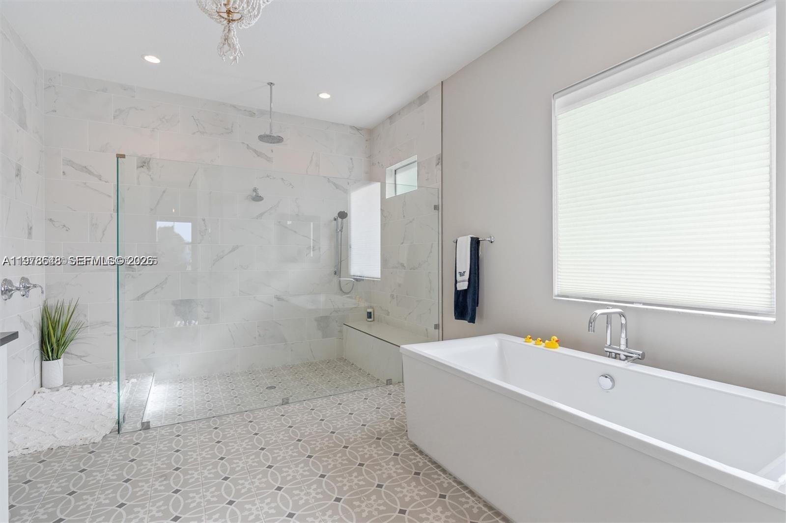 9369 Crestview Cir Palm Beach Gardens, FL 33412