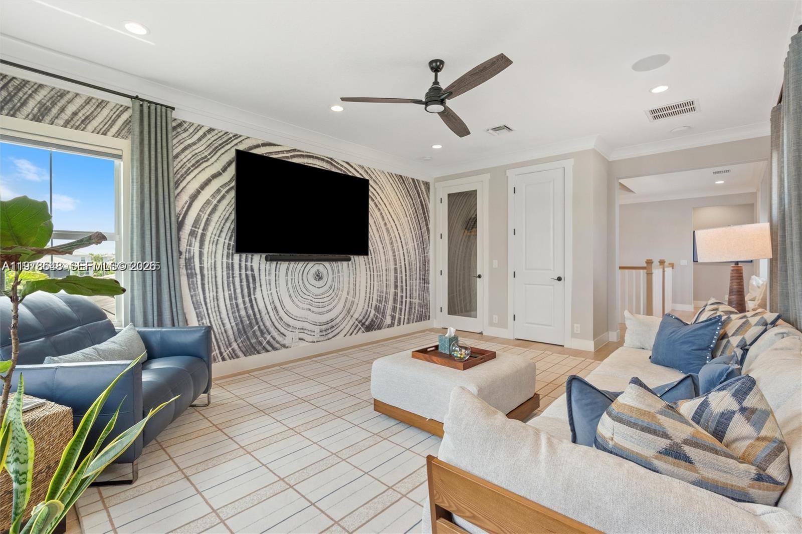 9369 Crestview Cir Palm Beach Gardens, FL 33412