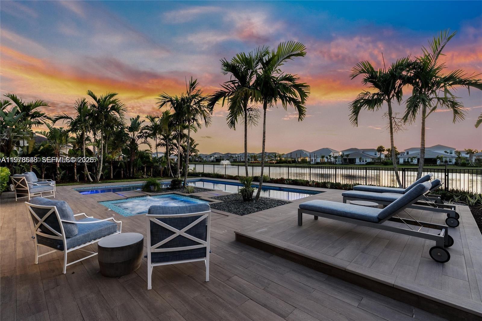 9369 Crestview Cir Palm Beach Gardens, FL 33412