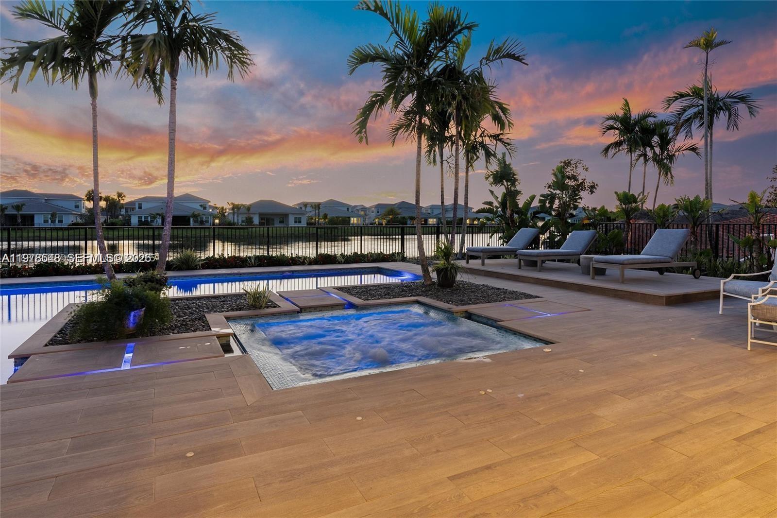 9369 Crestview Cir Palm Beach Gardens, FL 33412