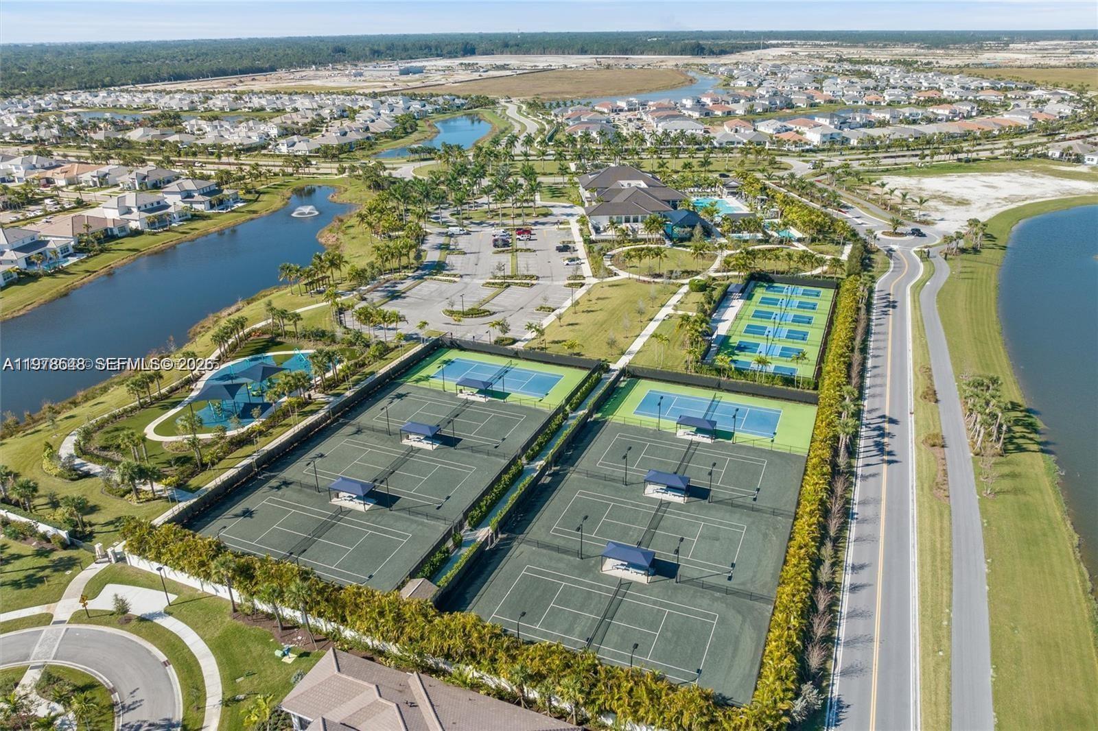 9369 Crestview Cir Palm Beach Gardens, FL 33412