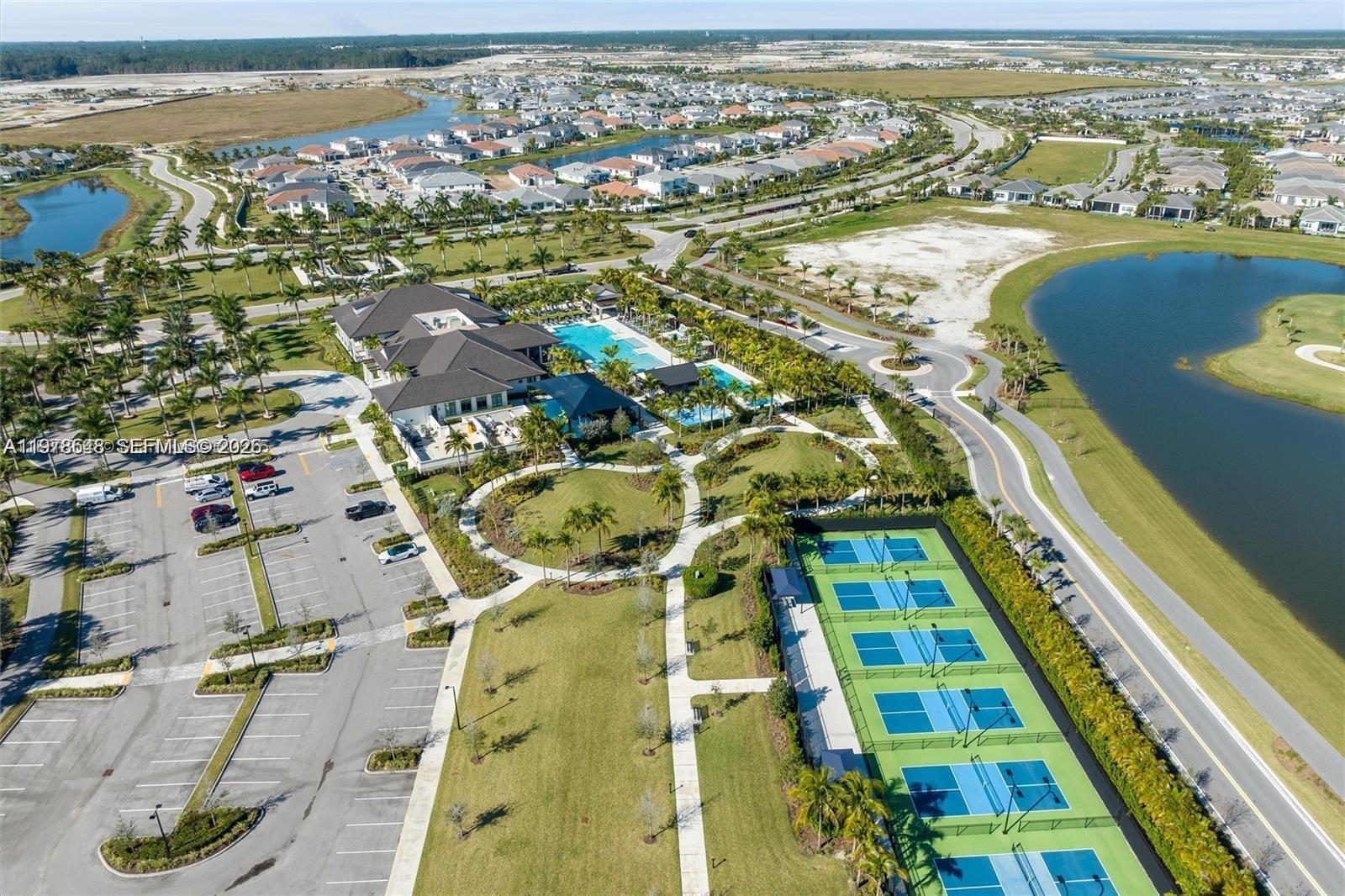 9369 Crestview Cir Palm Beach Gardens, FL 33412