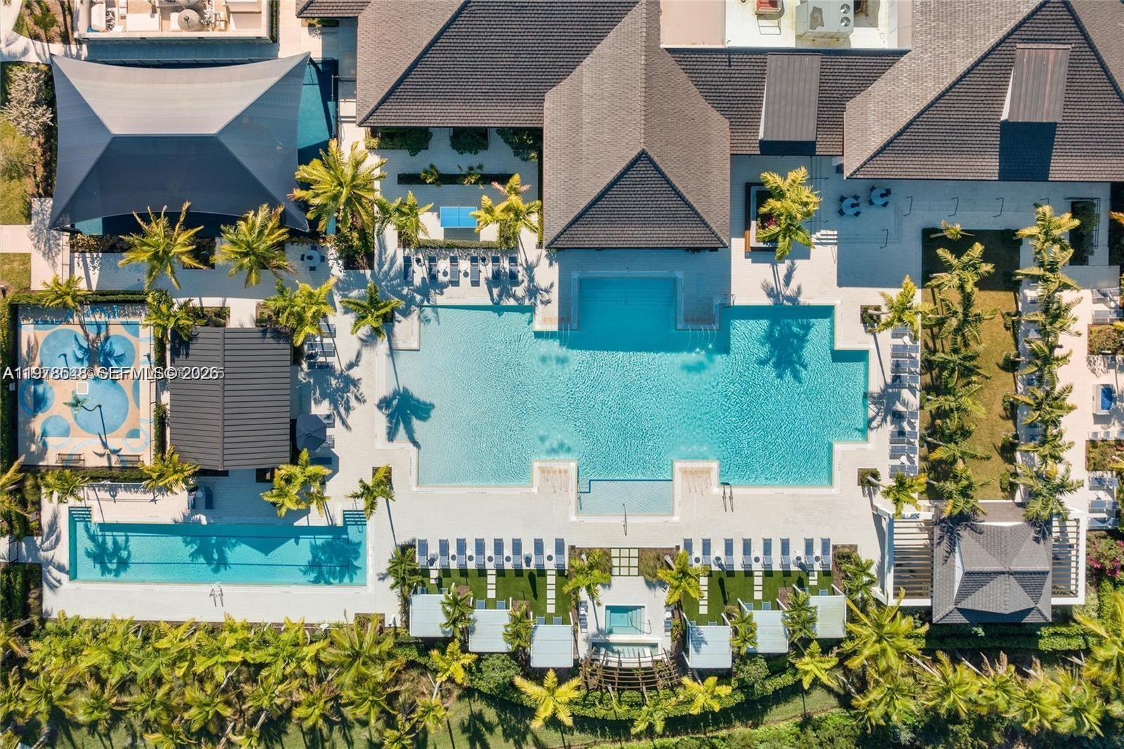 9369 Crestview Cir Palm Beach Gardens, FL 33412