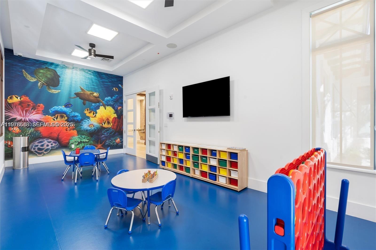 9369 Crestview Cir Palm Beach Gardens, FL 33412