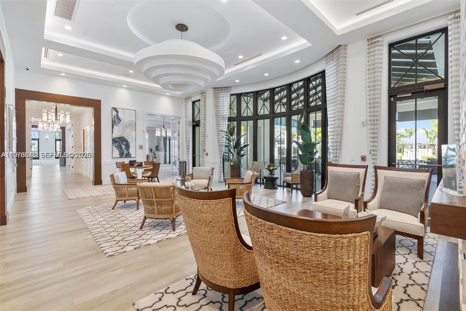 9369 Crestview Cir Palm Beach Gardens, FL 33412