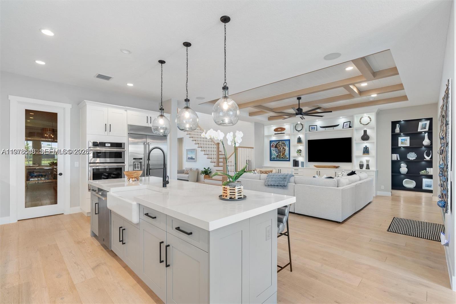 9369 Crestview Cir Palm Beach Gardens, FL 33412