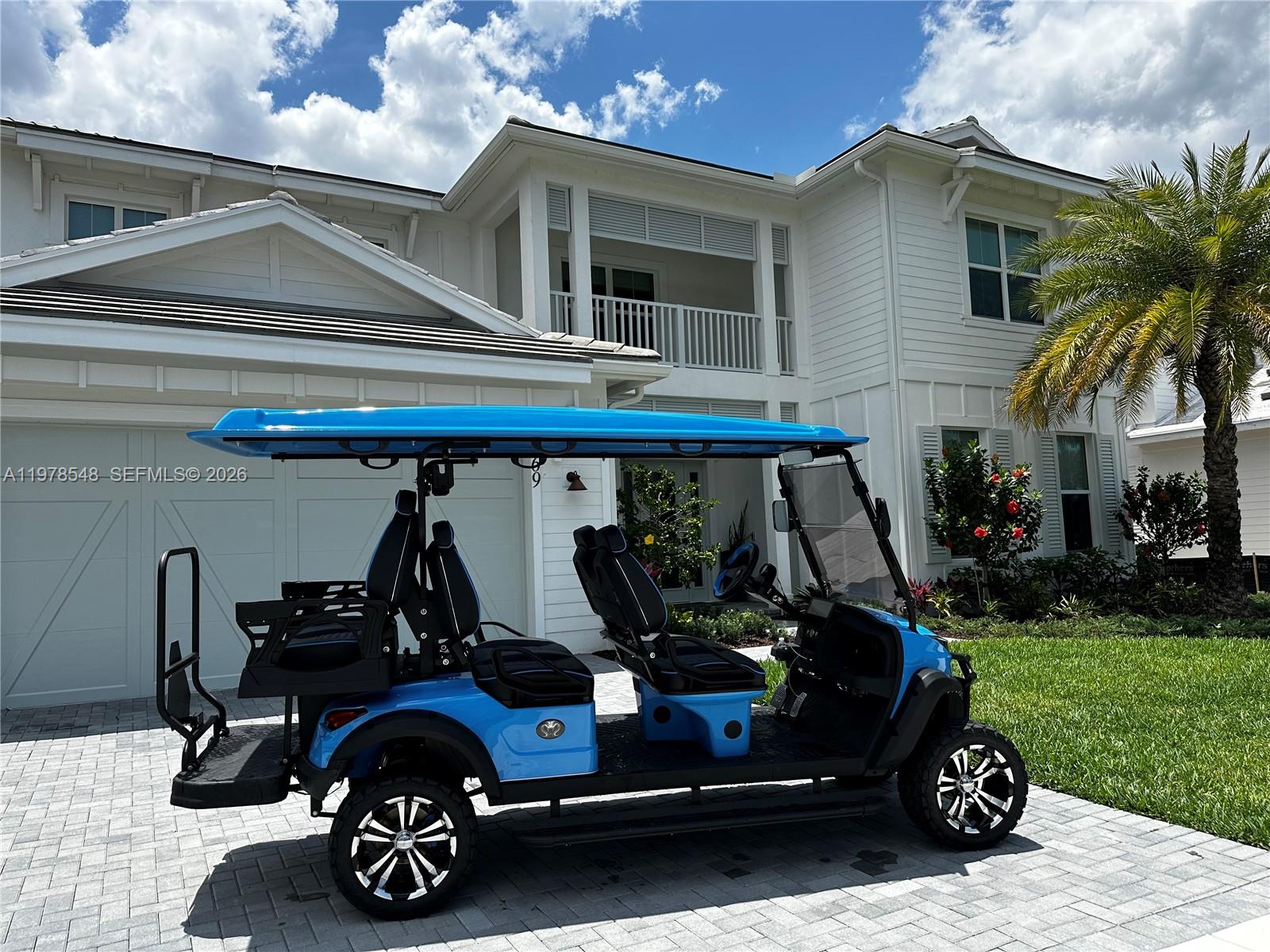 9369 Crestview Cir Palm Beach Gardens, FL 33412