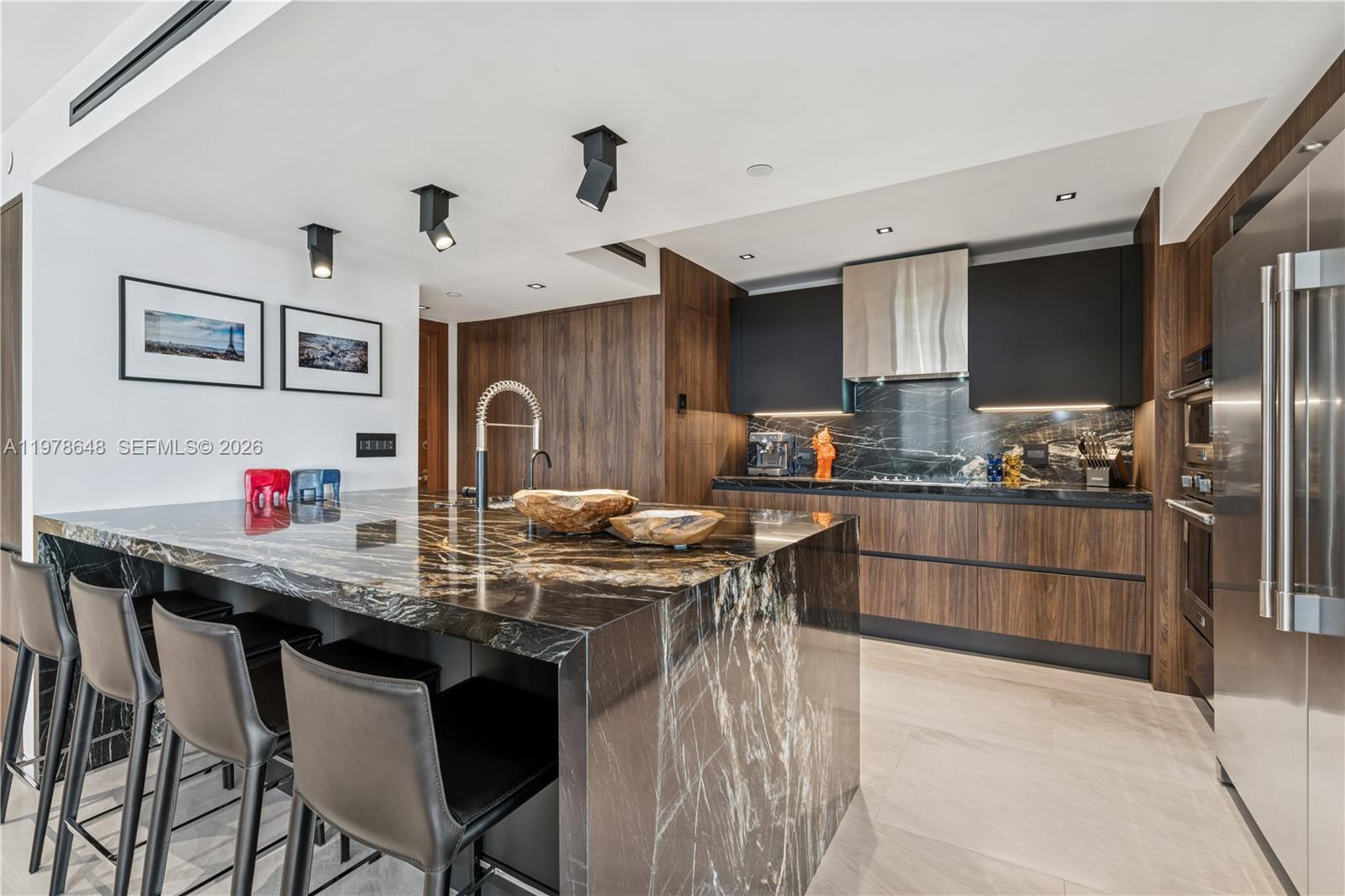 19667 Turnberry Way #8K Aventura, FL 33180