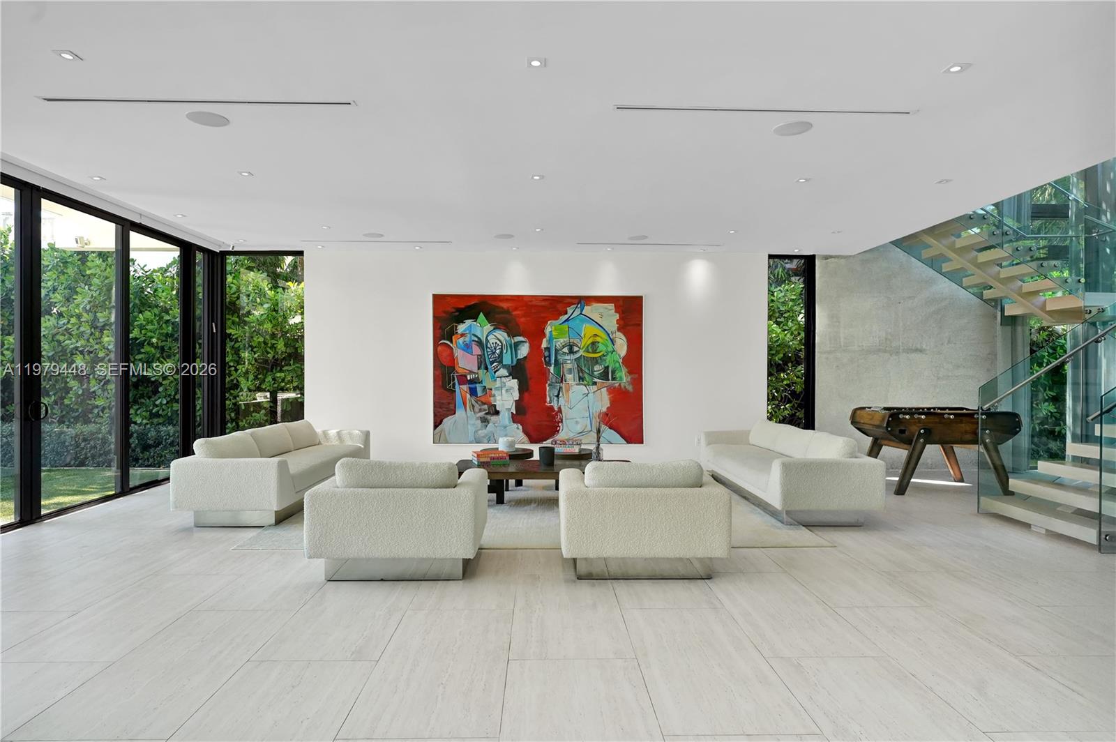 5501 Pine Tree Dr Miami Beach, FL 33140