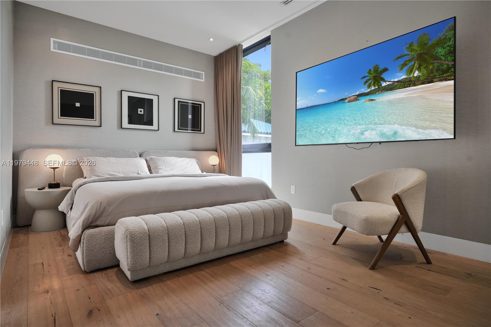 5501 Pine Tree Dr Miami Beach, FL 33140