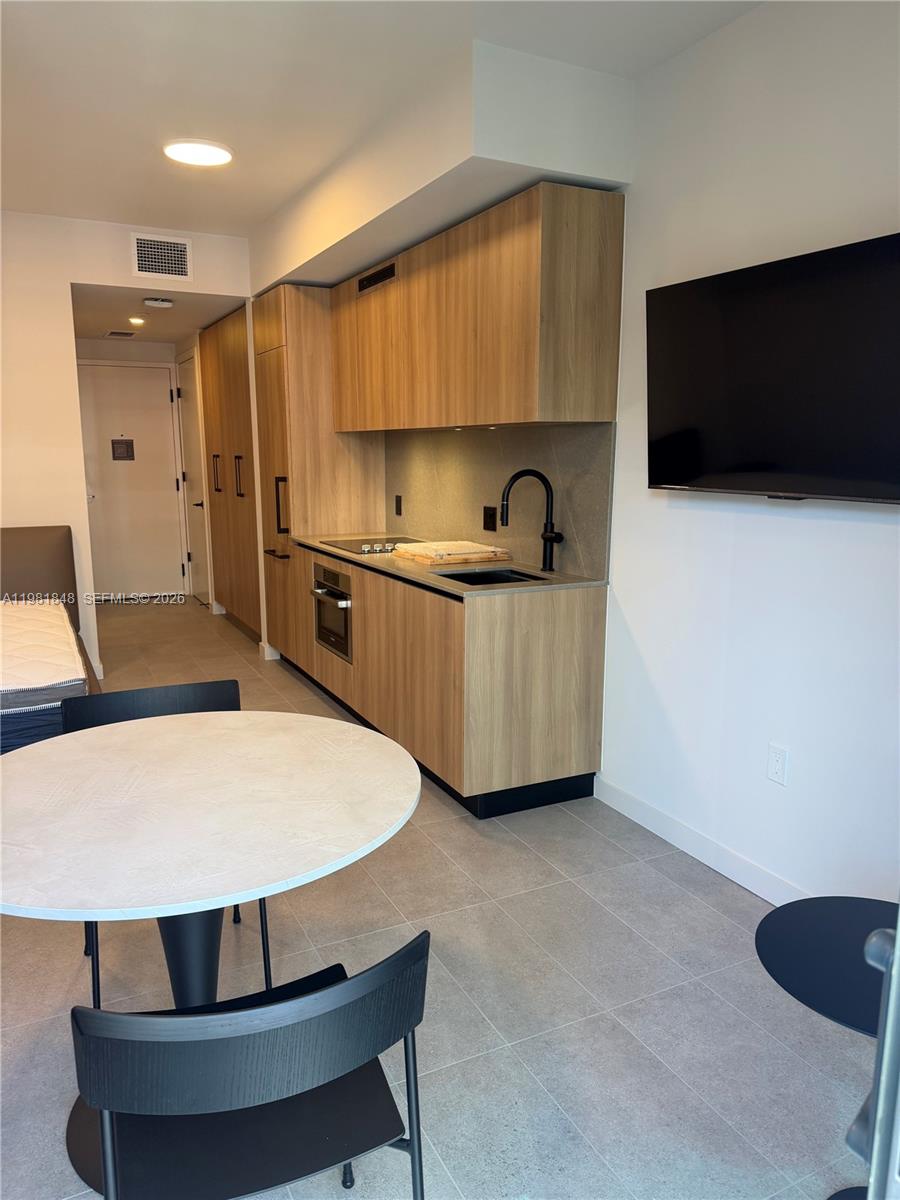 image 501 FIRST Residences16