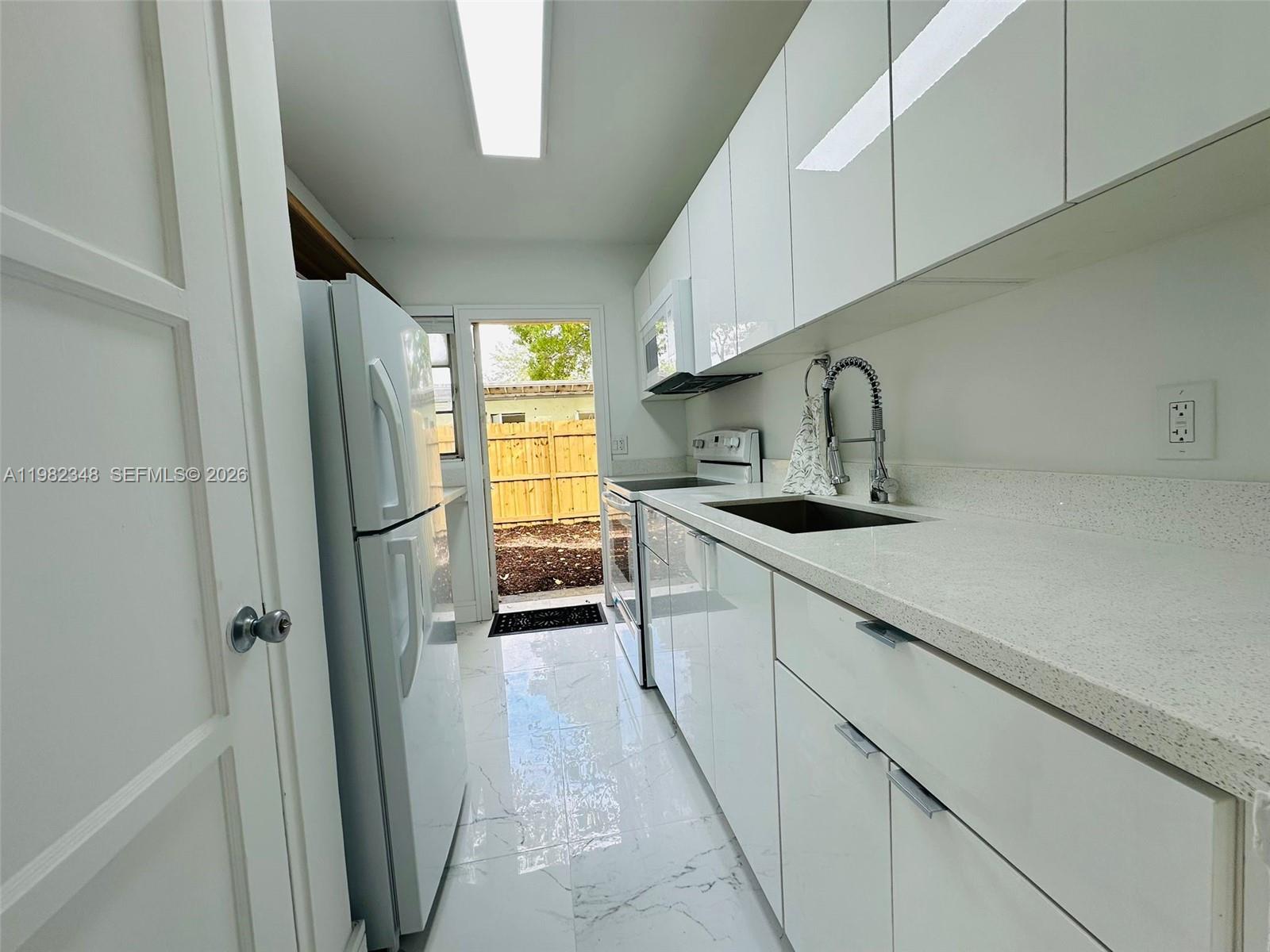 407 SE 14th Ct SE 14th Ct #3 Fort Lauderdale, FL 33316