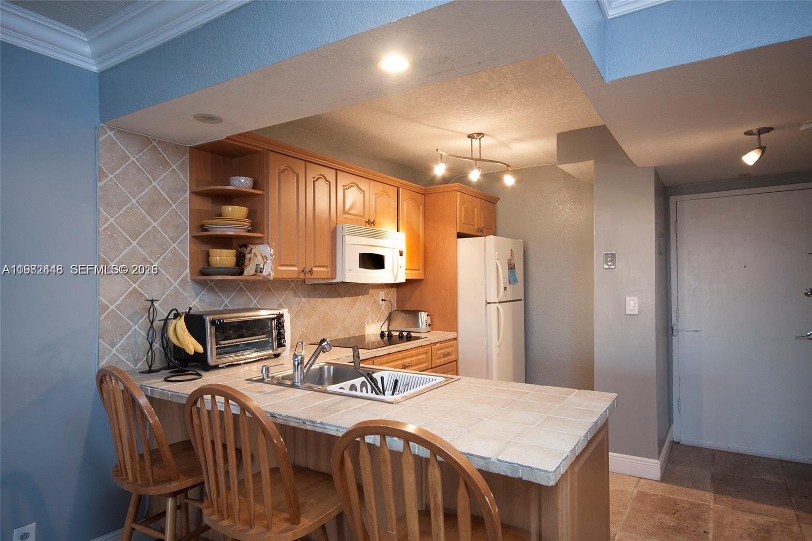 1455 N Treasure Dr #5E North Bay Village, FL 33141