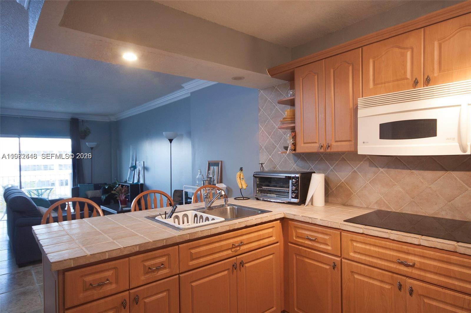 1455 N Treasure Dr #5E North Bay Village, FL 33141