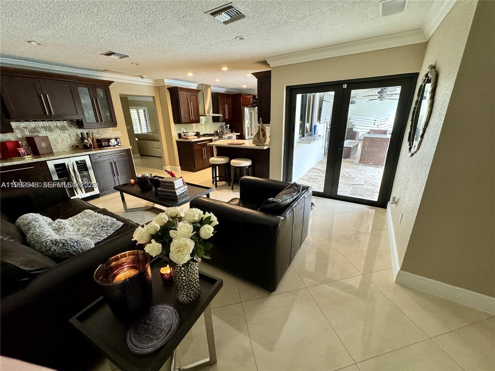 15101 Garvock Pl Miami Lakes, FL 33016